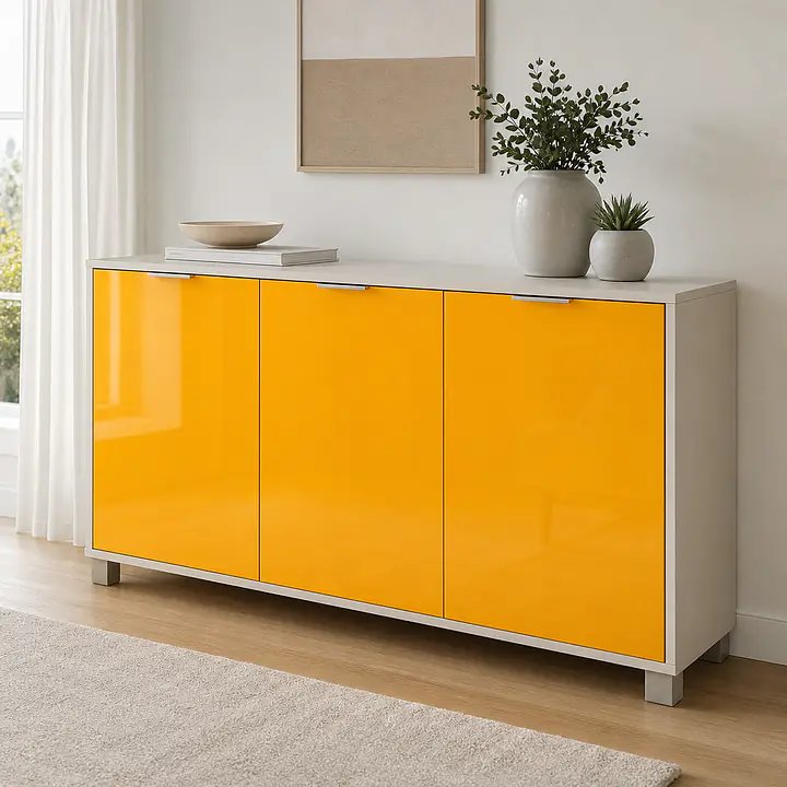 Möbelfolie Goldenes Gelb glänzend auf Sideboard
