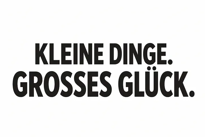 SMALL THINGS. GREAT HAPPINESS. Wall Decal - Größe: Klein – ca. 60 × 20 cm installiert, Farbe: Ink Black
