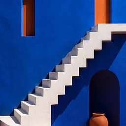 Blue Stair – sculptural staircase